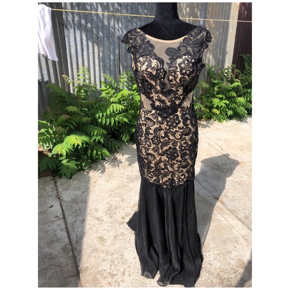 Gorgeous Black Prom Dress - Picture 2 of 16